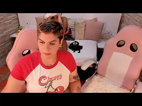 Nikky Bender online show from September 2025 07:47:01 PM