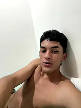 Snapshot of Tylerffoxx chatting on October 2025 08:04:02 AM Tylerffoxx online show from October 2025 08:04:02 AM