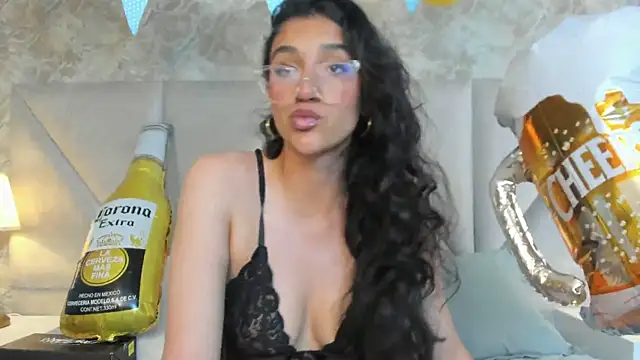 ValentiinaCruz online show from October 2025 07:34:02 PM