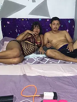 Snapshot of veronica_and_bryan chatting on October 2025 04:45:01 AM veronica and bryan online show from October 2025 04:45:01 AM