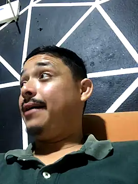 Snapshot of veronica_and_bryan chatting on November 2025 12:46:01 AM veronica and bryan online show from November 2025 12:46:01 AM