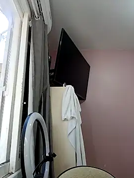 Snapshot of _SexyPetite_ chatting on October 2025 01:34:01 PM SexyPetite online show from October 2025 01:34:01 PM