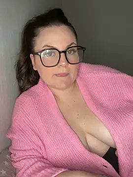 Snapshot of whitequeen_xxx chatting on November 2025 09:14:02 PM whitequeen xxx online show from November 2025 09:14:02 PM