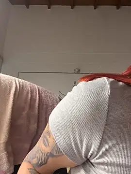 Snapshot of Paulina-Wells chatting on October 2025 09:59:01 PM Paulina-Wells online show from October 2025 09:59:01 PM