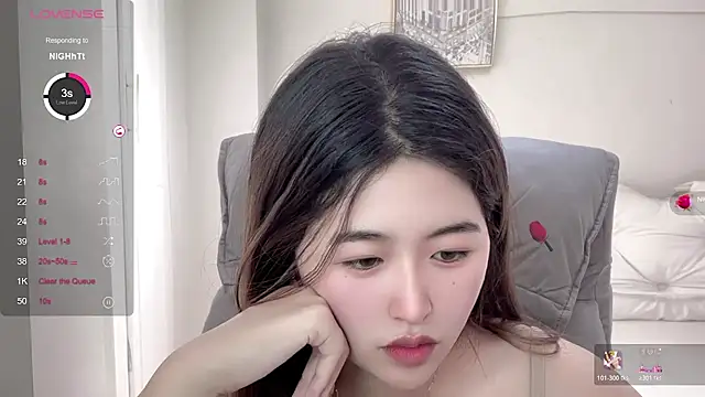 YoYo-1314 online show from November 2025 03:55:01 PM