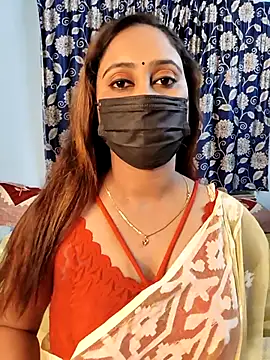 Cute-lusi online show from October 2025 07:00:01 PM