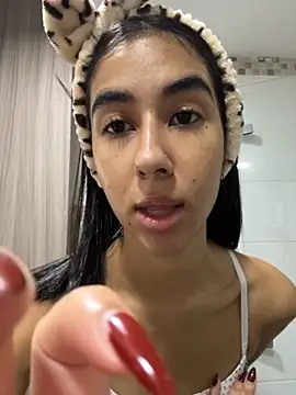 Kassie Collins online show from November 2025 08:42:01 PM