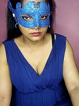 Snapshot of MEERAcle chatting on October 2025 08:11:02 AM MEERAcle online show from October 2025 08:11:02 AM