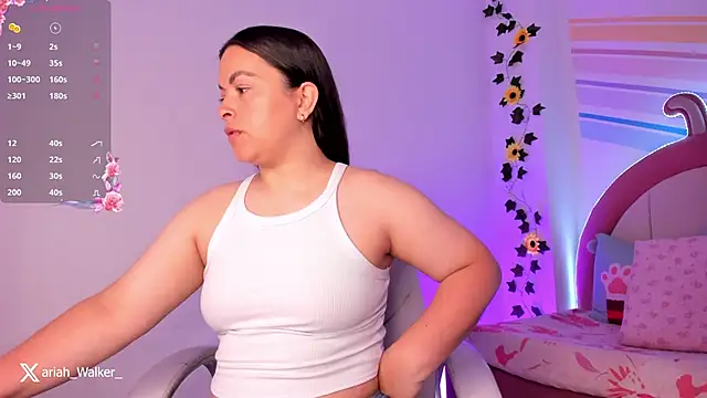 Snapshot of Ariah_Walker_ chatting on October 2025 01:47:01 AM Ariah Walker online show from October 2025 01:47:01 AM