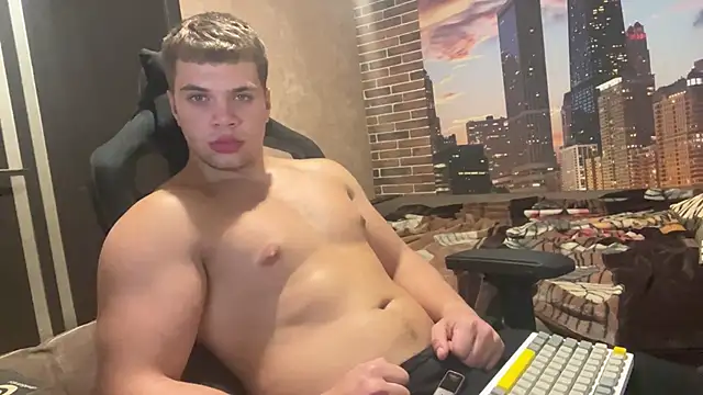 MusclePhantom online show from October 2025 08:28:02 PM