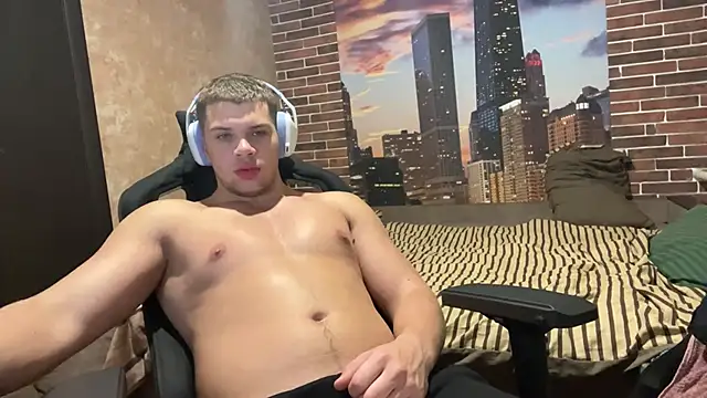 MusclePhantom online show from October 2025 08:36:02 PM