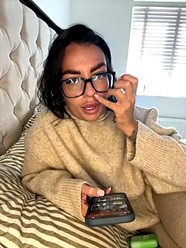 Snapshot of BELLABLACKXUK chatting on October 2025 11:18:01 AM BELLABLACKXUK online show from October 2025 11:18:01 AM