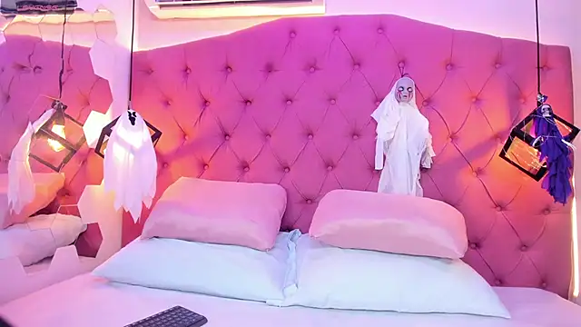 Snapshot of HannaPotther chatting on October 2025 11:29:01 AM HannaPotther online show from October 2025 11:29:01 AM