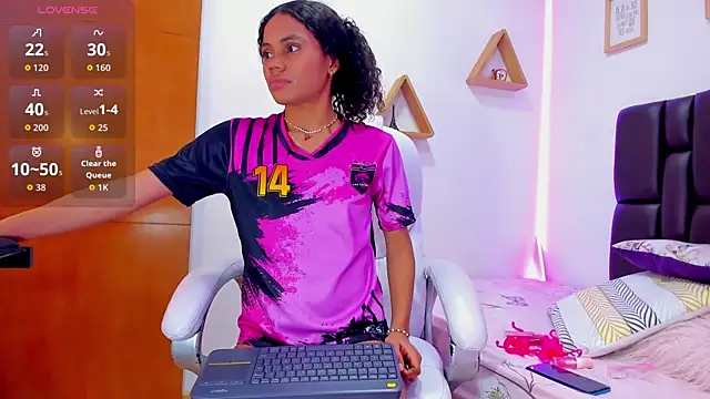 Snapshot of miiarod chatting on October 2025 09:21:01 PM miiarod online show from October 2025 09:21:01 PM