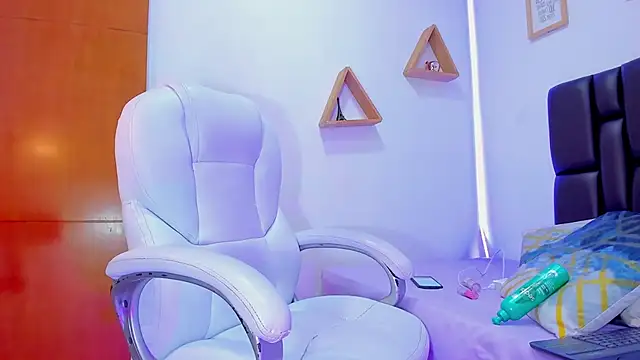 Snapshot of miiarod chatting on October 2025 07:05:02 PM miiarod online show from October 2025 07:05:02 PM