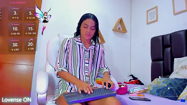 Snapshot of miiarod chatting on November 2025 05:58:02 PM miiarod online show from November 2025 05:58:02 PM