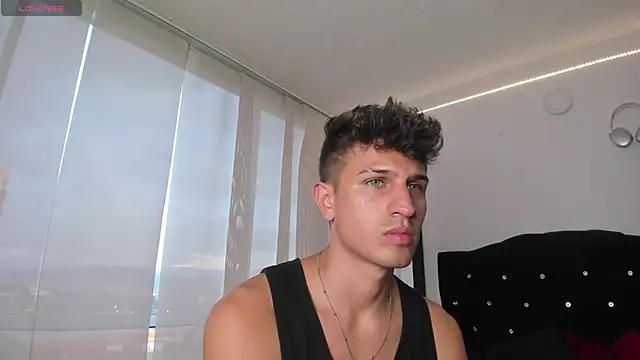 Snapshot of kevin_ahss chatting on October 2025 10:21:01 PM kevin ahss online show from October 2025 10:21:01 PM