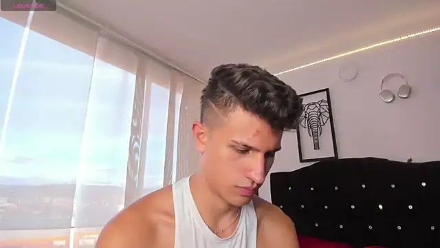 Snapshot of kevin_ahss chatting on November 2025 10:10:02 PM kevin ahss online show from November 2025 10:10:02 PM