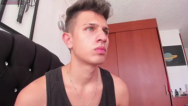 Snapshot of kevin_ahss chatting on November 2025 07:23:01 PM kevin ahss online show from November 2025 07:23:01 PM