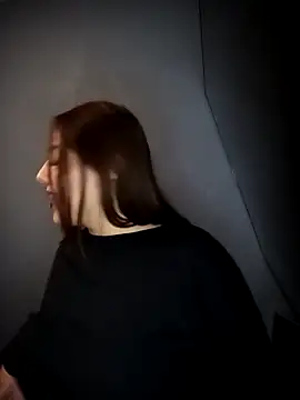 AriNights online show from October 2025 12:29:01 AM