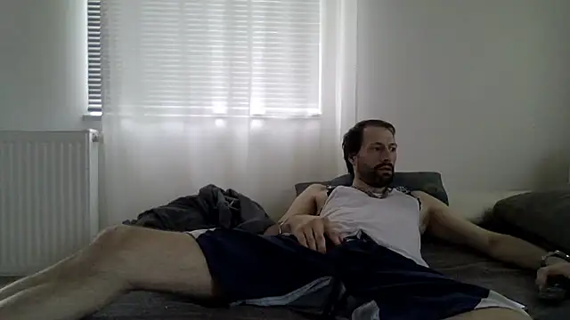 Snapshot of XLBarehengst chatting on October 2025 01:30:01 PM XLBarehengst online show from October 2025 01:30:01 PM