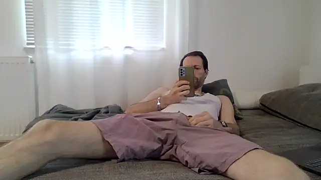 Snapshot of XLBarehengst chatting on October 2025 02:06:02 PM XLBarehengst online show from October 2025 02:06:02 PM