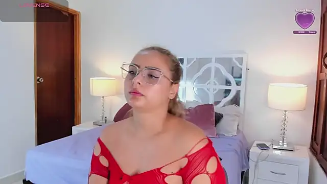 Snapshot of MikaelaStone chatting on October 2025 11:41:02 AM MikaelaStone online show from October 2025 11:41:02 AM