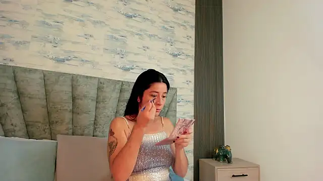 ShanelEvans online show from October 2025 04:42:02 PM