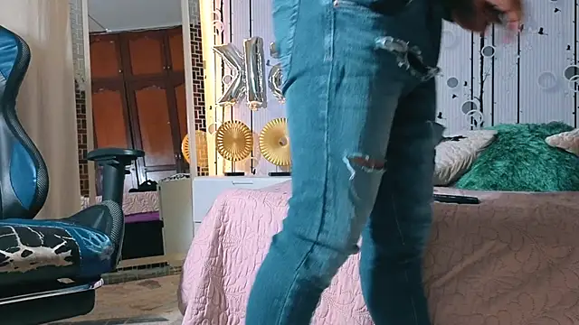 AlphaDrip online show from November 2025 12:15:01 PM