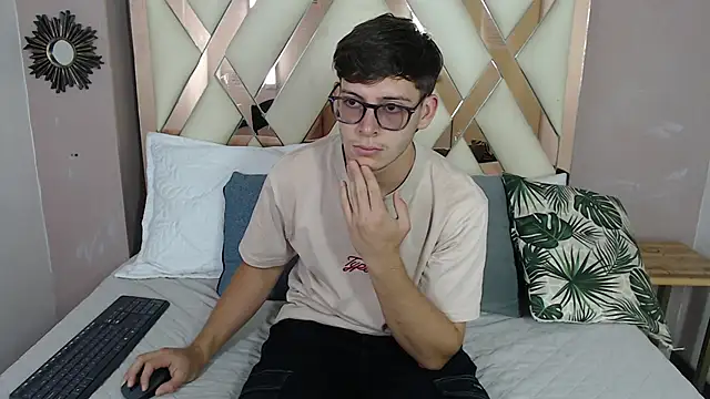 Stuart White online show from September 2025 06:42:02 PM