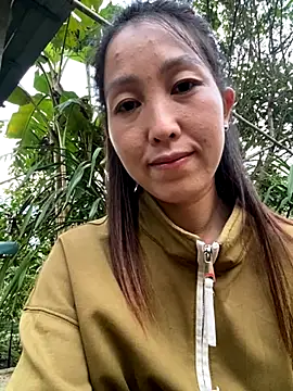 Huong-Ly online show from September 2025 11:01:01 AM