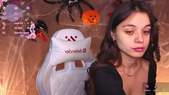 Leila Hefner online show from October 2025 02:45:02 AM