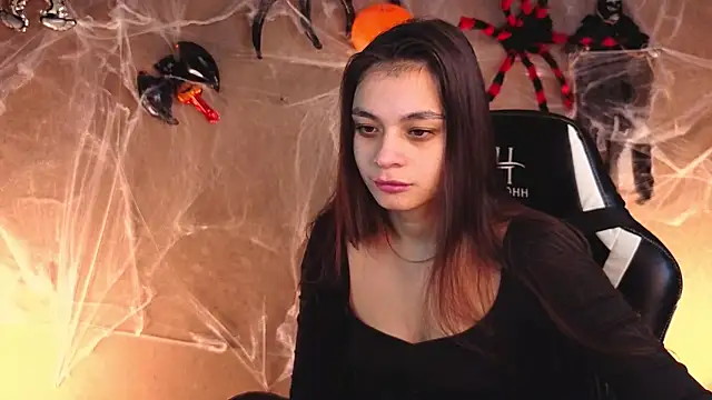 Leila Hefner online show from October 2025 02:25:02 AM