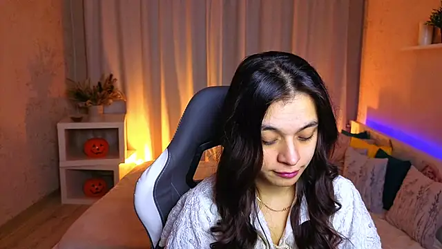 Leila Hefner online show from November 2025 02:53:02 AM