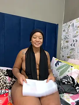 Snapshot of Dirtydaisyxx25 chatting on November 2025 08:44:01 PM Dirtydaisyxx25 online show from November 2025 08:44:01 PM