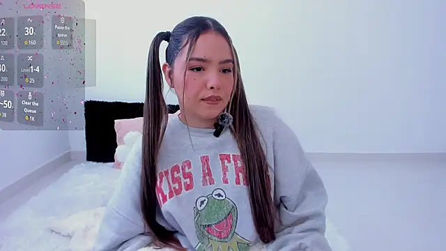 Snapshot of Alana_Banana_ chatting on October 2025 04:30:02 PM Alana Banana online show from October 2025 04:30:02 PM