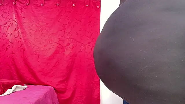 Snapshot of dominant_hipss chatting on October 2025 02:49:01 PM dominant hipss online show from October 2025 02:49:01 PM