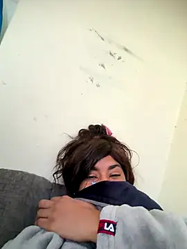 Snapshot of LuckyKhloe chatting on October 2025 11:10:01 AM LuckyKhloe online show from October 2025 11:10:01 AM