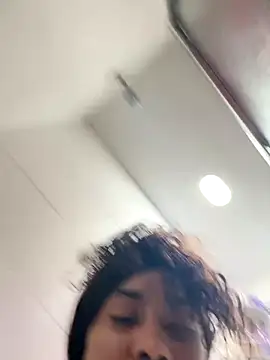 Snapshot of LuckyKhloe chatting on November 2025 03:27:01 AM LuckyKhloe online show from November 2025 03:27:01 AM