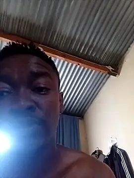 Snapshot of Hood_Bouy chatting on November 2025 05:50:02 AM Hood Bouy online show from November 2025 05:50:02 AM