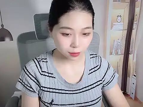 Strawberry18x online show from September 2025 07:54:01 AM