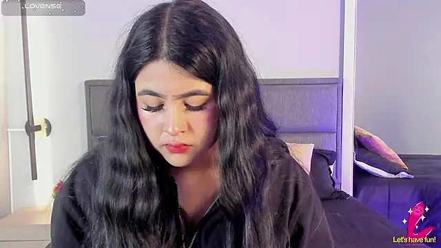 Emma  clark  online show from October 2025 12:15:01 PM