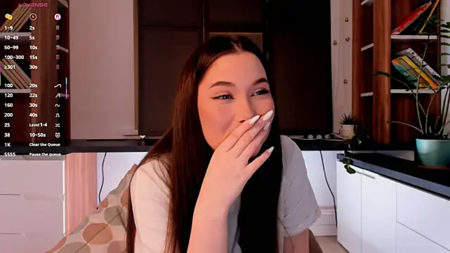 LynetHigh online show from September 2025 03:11:01 PM