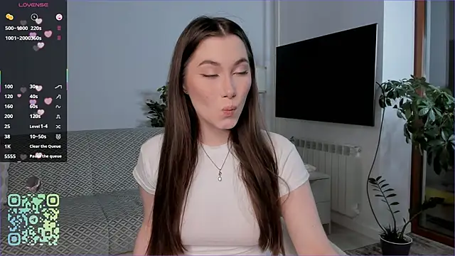 LynetHigh online show from September 2025 03:05:01 PM