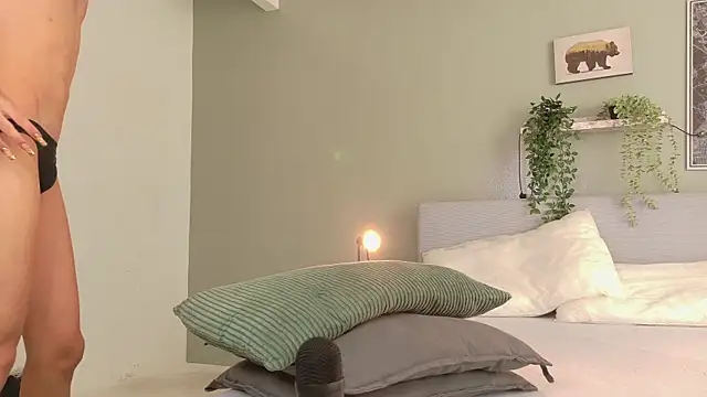 Nickifox   online show from October 2025 07:33:02 PM