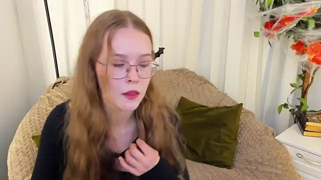 MandyMils online show from October 2025 02:46:01 PM