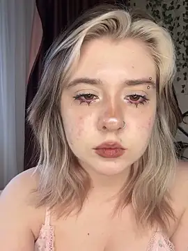 IrisSoCute online show from October 2025 10:01:01 AM