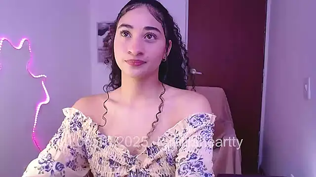 Snapshot of heartty_Milah chatting on October 2025 07:22:01 PM heartty Milah online show from October 2025 07:22:01 PM