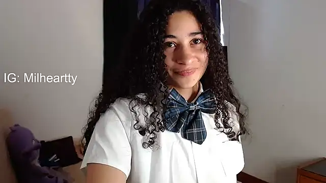 Snapshot of heartty_Milah chatting on November 2025 06:19:02 PM heartty Milah online show from November 2025 06:19:02 PM