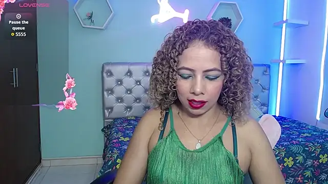 Snapshot of thalia_mills19 chatting on October 2025 08:51:02 PM thalia mills19 online show from October 2025 08:51:02 PM